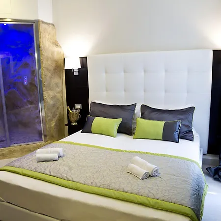 Holidays Boutique 4*